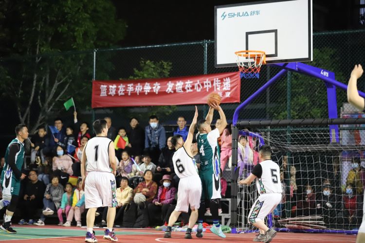 随着比
